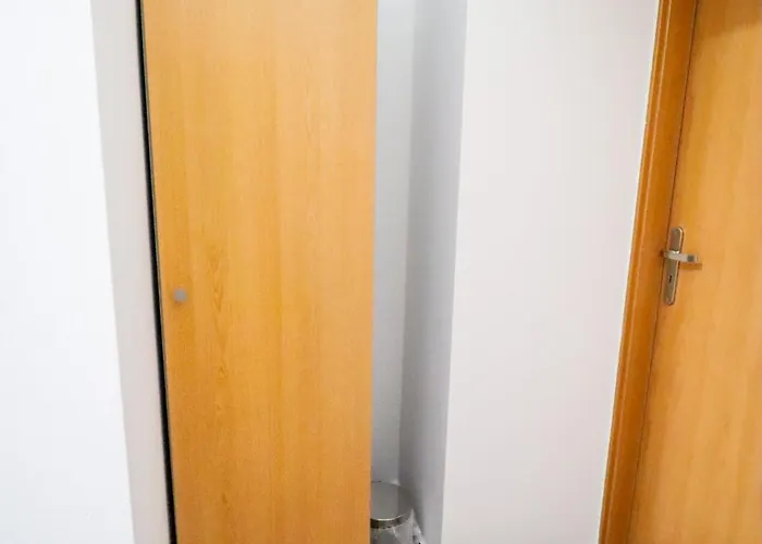 Silver Homes 1050 Vie Apartment