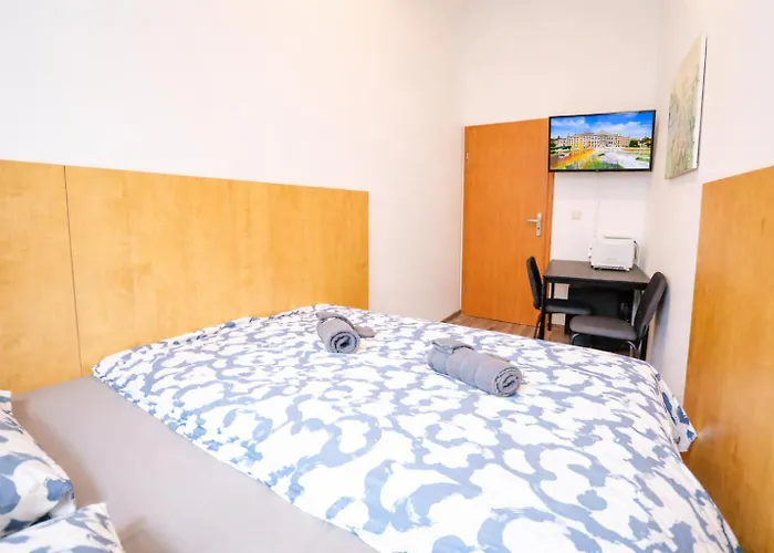 Silver Homes 1050 Vie Apartment