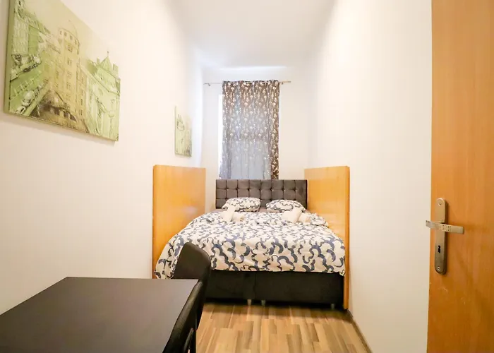 Silver Homes 1050 Vie Apartment